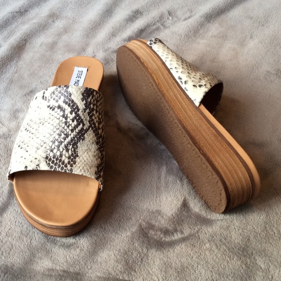 NIB Steve Madden Geneca Flatform Slide Sandals - Picture 4 of 4
